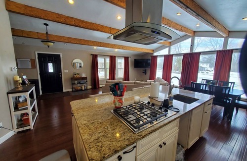 Village of Harrison House | Entire Huge 5-Bedroom 2.5-Bathroom Home!