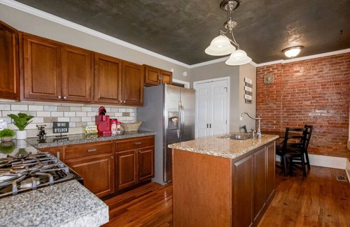 Columbus Park House | Entire loft downtown with free parking!
