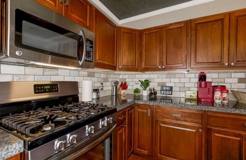 Columbus Park House | Entire loft downtown with free parking!