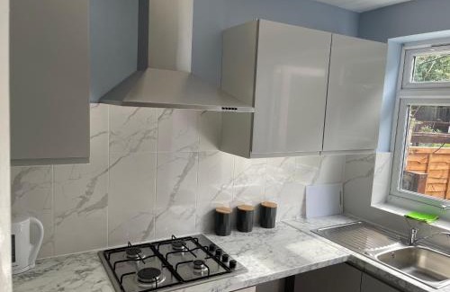 Brockley Apartment | Entire Lovely 2 bedroom apartment with private garden & free street parking