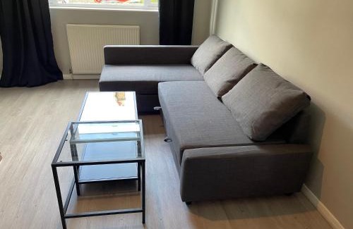 Brockley Apartment | Entire Lovely 2 bedroom apartment with private garden & free street parking