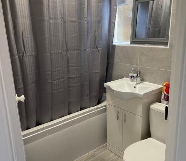 Brockley Apartment | Entire Lovely 2 bedroom apartment with private garden & free street parking