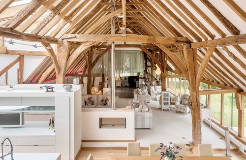 Canterbury House | Entire Lux Barn Lake and Garden - Canterbury, Kent