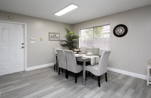 Raisin House | Entire Magill House by RiverPark