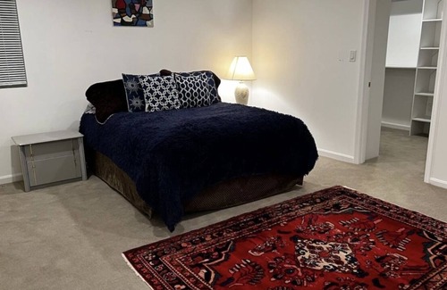 Potomac House | Entire Private 2BD Guest Suite with Full Kitchen