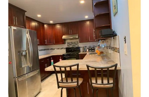 Daly City House | Entire Private 2nd Floor - 6 family members enjoying home! Free 1 car parking