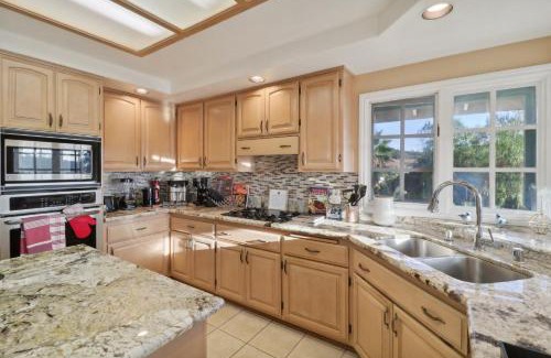 Fallbrook House | Entire Private 5-BR 3-Acres Estate, 3000 sqft, near Winery in Fallbrook, Available Now