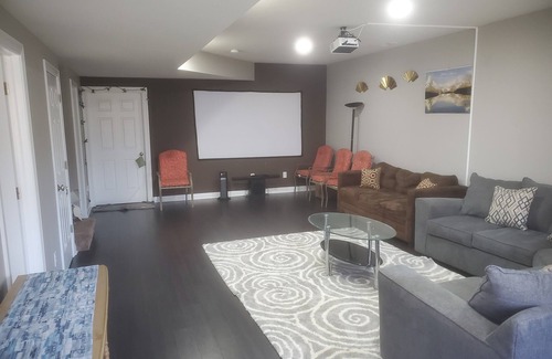 Columbus Apartment | Entire Private & Cozy Walkout Basement to enjoy Solar Eclipse
