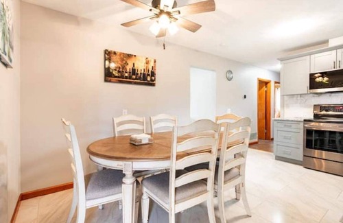 Buechel House | Entire Private Family Home - Minutes to Expo Center, Bourbon Tours, Derby