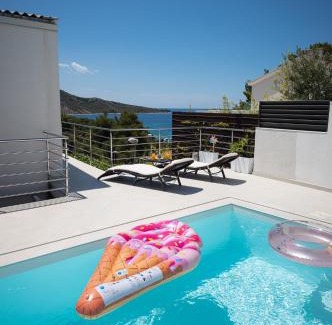 Primosten House | Entire private top floor with own pool and entrance