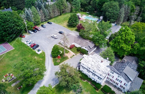 East Stroudsburg House | ENTIRE PRIVATE B&B SLEEPS 23 IN POCONO MOUNTAINS PA