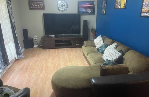 Somerville House | Entire Residential 3/2 Home and clean family home