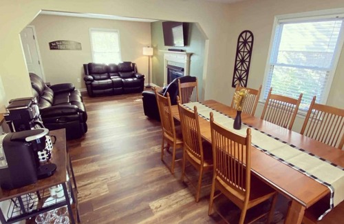 Lexington House | Entire residential home close to shopping, Keeneland, UK and airport.
