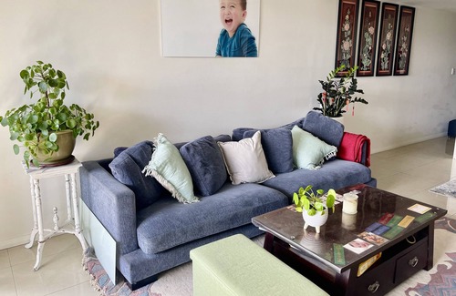 Alexandria Condo | Entire split level 1 B/room Apt + Parking in Mascot