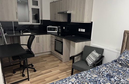 Ealing Apartment | Entire Studio apartment - London