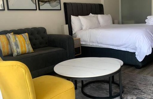 Menlyn Apartment | Entire Studio Apartment @MenlynMaine