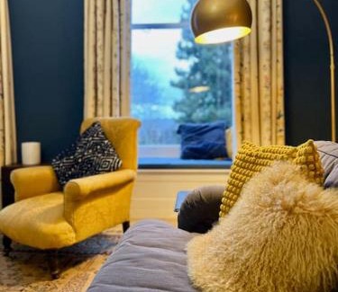 Clifton Apartment | Entire Stylish Colourful Two Bed Flat in Clifton