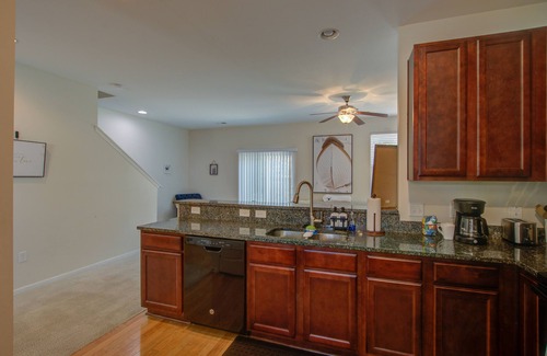 Summerville Historic District House | Entire townhome minutes from downtown Summerville