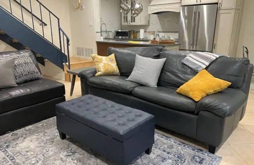 University City House | ENTIRE TOWNHOUSE - UTC/La Jolla BEAUTY!, Location!