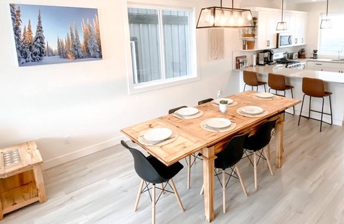 Fairways House | Entire Townhouse w/large private hot tub