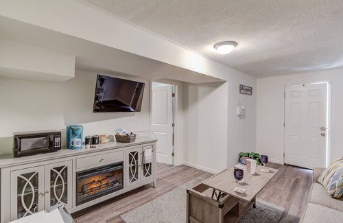Five Forks Apartment | Entire UPSCALE Rental Unit Lilburn Quiet Basement