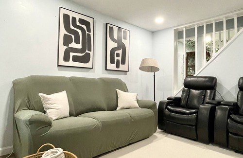 Downtown House | Entire Urban Home - Pet friendly, Central living