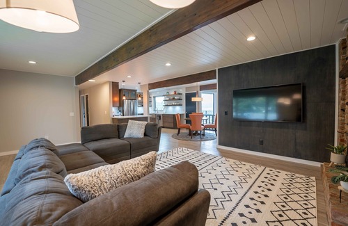 Billings House | Entire vacation home hosted by Steven & Sachi