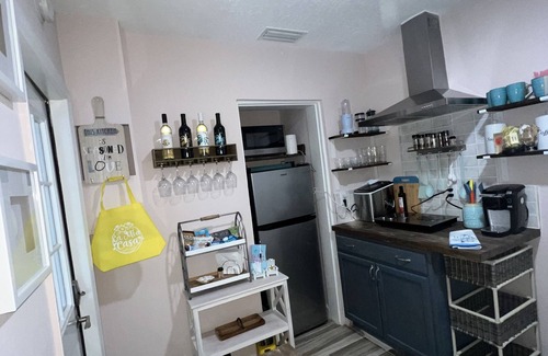 Southgate Cottage | Entire Village! La Mia Casa out of Siesta Dr. Beach resort vibe!