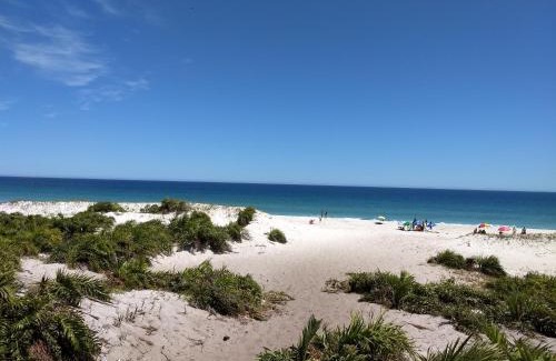 Arraial do Cabo House | ENTRE A PRAIA E A LAGOA