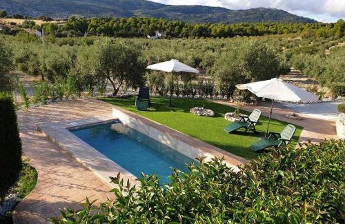 Campocamara House | ENTRESIERRAS Apartamentos rurales piscina 24h con barbacoa y espacio para eventos
