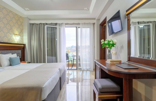 Agia Triada Hotel | EONA BEACH RESORT by Greek Pride