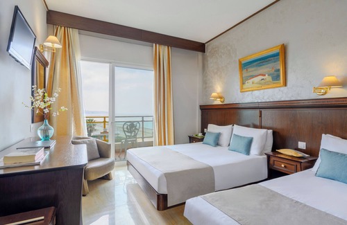 Agia Triada Hotel | EONA BEACH RESORT by Greek Pride