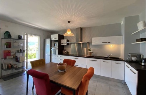 Veyrier-du-Lac Condo | EOS : Lake view with terrace, swimming pool and private parking lot