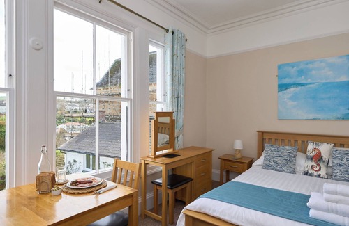 Hele Bed & Breakfast | Epchris House