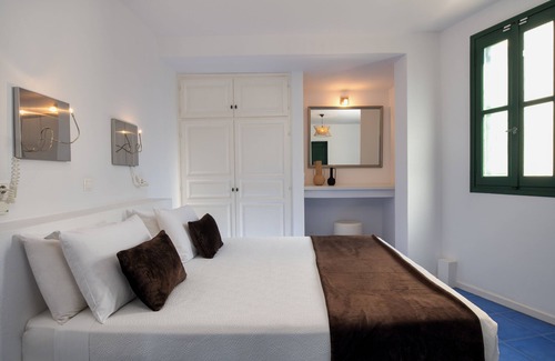 Akrotiri Hotel | Epic View Suites