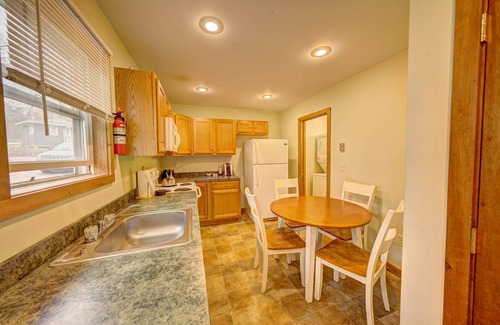 Tafton Cabin | Epply 2 - Lakeside Cabins