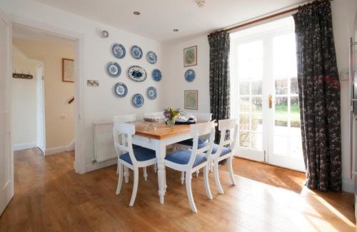 Chipping Norton House | Epsom Cottage