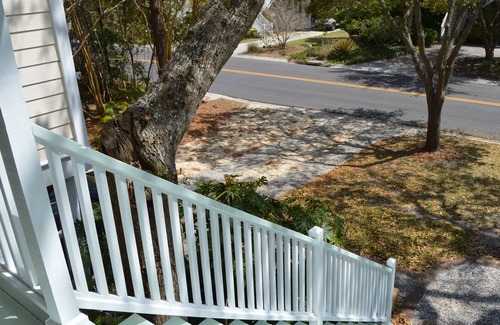 Sunset Point House | Equally Close to both Beach and and Town