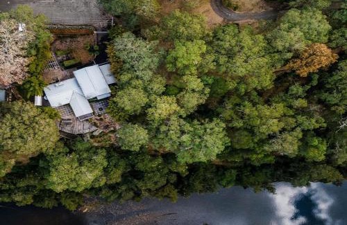 Kangaroo Valley House | Equanimity Luxurious tranquil Kangaroo Valley home