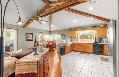 Ocala House | EQUESTRIAN THEMED HOME WITH PRIVATE POOL, CLOSE TO WEC AND FAST, PET FRIENDLY