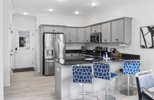 Jeffersonville House | Equus: Work Friendly & Near Downtown