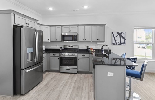 Jeffersonville House | Equus: Work Friendly & Near Downtown