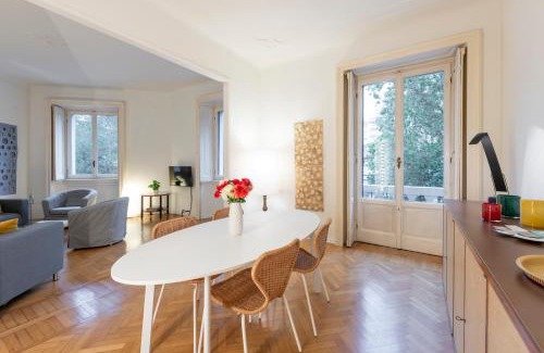 Washington Apartment | Ercole Ferrario 12 - Ampio e luminoso appartamento