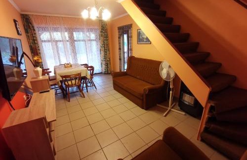 Balatonkeresztur House | Erika vendégház centrumban