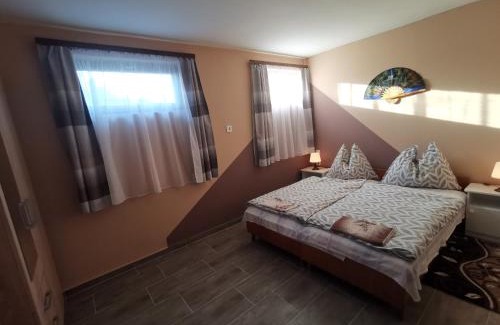 Balatonkeresztur House | Erika vendégház centrumban