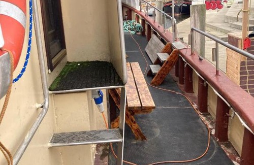 Greifswald City Centre Boat Rental | Erlebnisunterkunft auf dem Kutter Lady Lucky