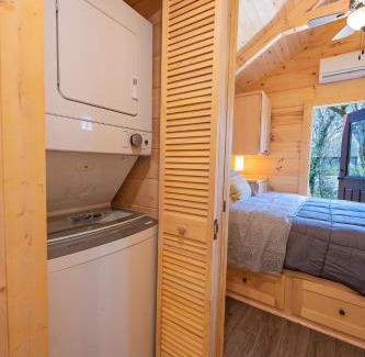 Lookout Valley Neighborhood Association House | Ernie Cabin Wauhatchie Woodlands Tiny Cabin