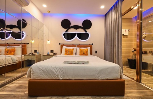 Phu Nhuan Hotel | Eros Hotel - Love Hotel