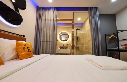 Phu Nhuan Hotel | Eros Hotel - Love Hotel