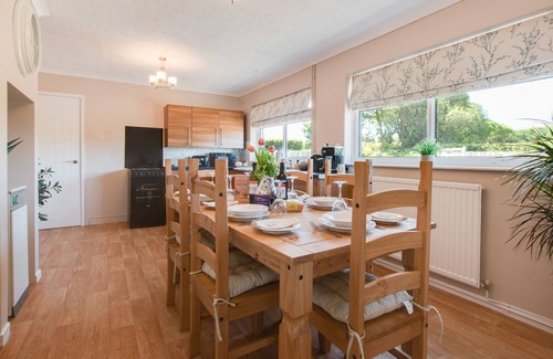 Aberaeron House | Erw Las - Three Bedroom House, Sleeps 6